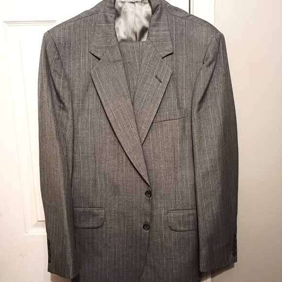 Garrison Park Men 2 Piece Light Bluish Gray Suit        40R - Picture 3 of 15